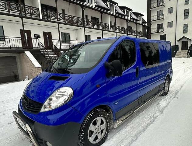 Синий Опель Виваро, объемом двигателя 2 л и пробегом 253 тыс. км за 14999 $, фото 3 на Automoto.ua