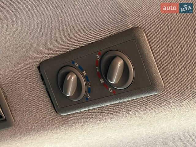 Синий Опель Виваро, объемом двигателя 2 л и пробегом 281 тыс. км за 14000 $, фото 25 на Automoto.ua