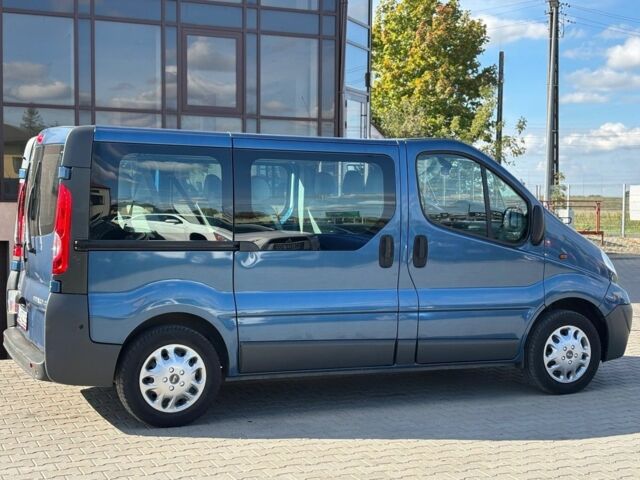 Синий Опель Виваро, объемом двигателя 2 л и пробегом 223 тыс. км за 8900 $, фото 1 на Automoto.ua