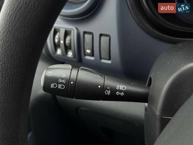 Синій Опель Віваро, об'ємом двигуна 1.6 л та пробігом 220 тис. км за 15900 $, фото 27 на Automoto.ua