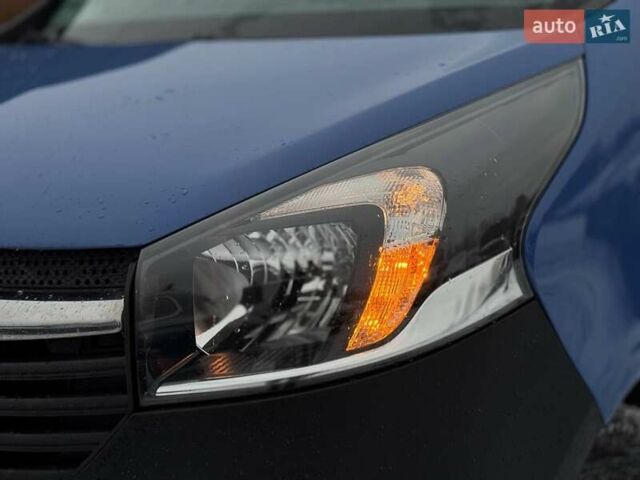 Синій Опель Віваро, об'ємом двигуна 1.6 л та пробігом 220 тис. км за 15900 $, фото 2 на Automoto.ua