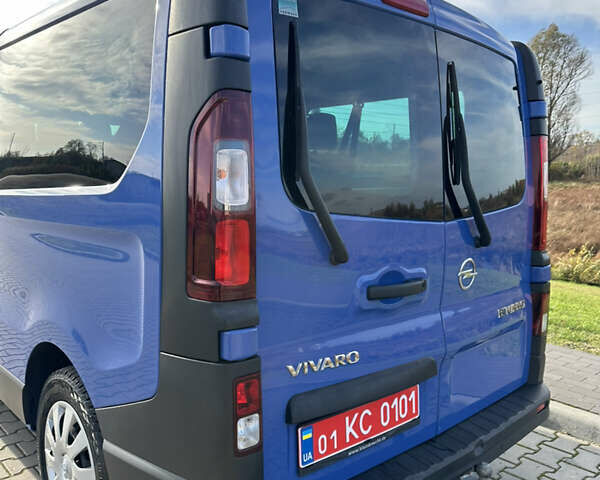 Синий Опель Виваро, объемом двигателя 1.6 л и пробегом 143 тыс. км за 16499 $, фото 11 на Automoto.ua