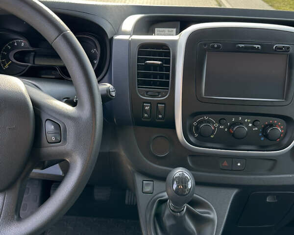 Синий Опель Виваро, объемом двигателя 1.6 л и пробегом 143 тыс. км за 16499 $, фото 36 на Automoto.ua