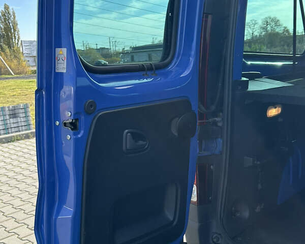 Синий Опель Виваро, объемом двигателя 1.6 л и пробегом 143 тыс. км за 16499 $, фото 21 на Automoto.ua