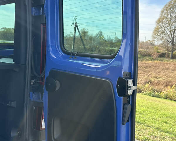 Синий Опель Виваро, объемом двигателя 1.6 л и пробегом 143 тыс. км за 16499 $, фото 20 на Automoto.ua