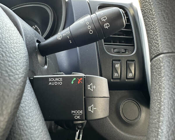 Синий Опель Виваро, объемом двигателя 1.6 л и пробегом 143 тыс. км за 16499 $, фото 34 на Automoto.ua