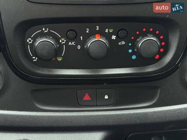 Синій Опель Віваро, об'ємом двигуна 1.6 л та пробігом 220 тис. км за 15900 $, фото 31 на Automoto.ua