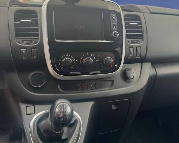 Синий Опель Виваро, объемом двигателя 1.6 л и пробегом 280 тыс. км за 17300 $, фото 18 на Automoto.ua