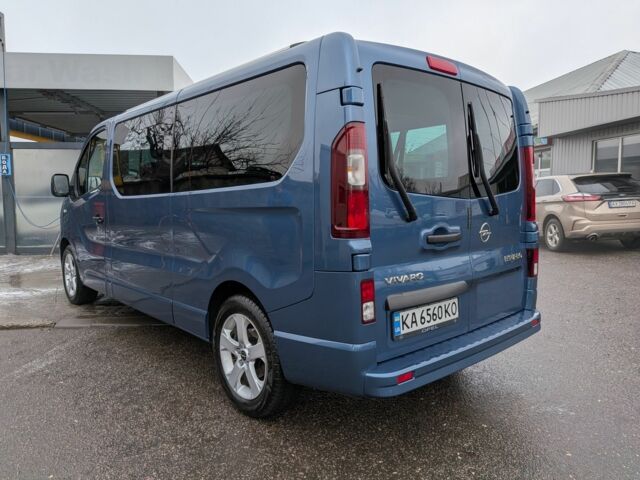 Синий Опель Виваро, объемом двигателя 1.6 л и пробегом 227 тыс. км за 18500 $, фото 3 на Automoto.ua