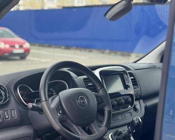 Синий Опель Виваро, объемом двигателя 1.6 л и пробегом 280 тыс. км за 17300 $, фото 15 на Automoto.ua