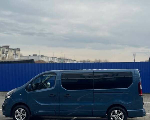 Синий Опель Виваро, объемом двигателя 1.6 л и пробегом 280 тыс. км за 17300 $, фото 4 на Automoto.ua