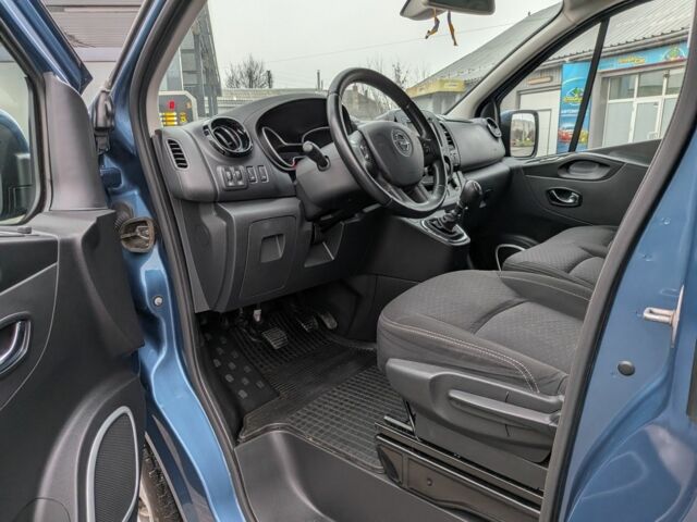 Синий Опель Виваро, объемом двигателя 1.6 л и пробегом 227 тыс. км за 18500 $, фото 6 на Automoto.ua