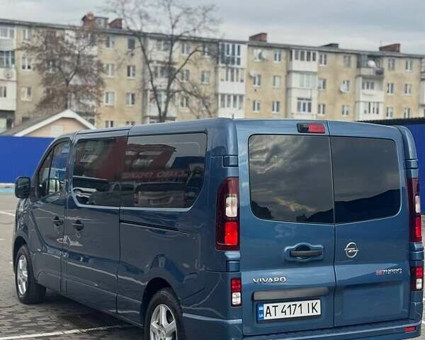 Синий Опель Виваро, объемом двигателя 1.6 л и пробегом 280 тыс. км за 17300 $, фото 5 на Automoto.ua