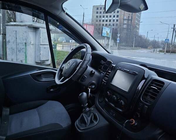 Синий Опель Виваро, объемом двигателя 1.6 л и пробегом 206 тыс. км за 23828 $, фото 13 на Automoto.ua