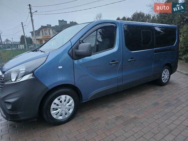 Синий Опель Виваро, объемом двигателя 1.6 л и пробегом 206 тыс. км за 23828 $, фото 1 на Automoto.ua