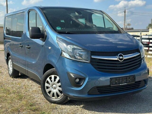Синий Опель Виваро, объемом двигателя 1.6 л и пробегом 213 тыс. км за 13700 $, фото 1 на Automoto.ua