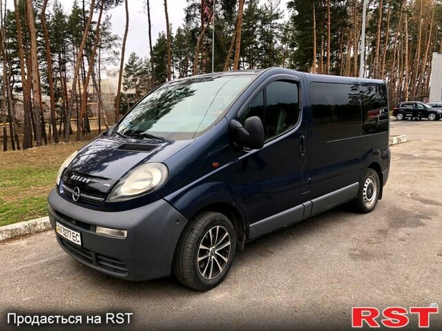 Синій Опель Віваро, об'ємом двигуна 19 л та пробігом 325 тис. км за 6200 $, фото 3 на Automoto.ua