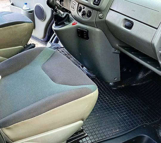 Синій Опель Віваро, об'ємом двигуна 1.9 л та пробігом 337 тис. км за 6400 $, фото 12 на Automoto.ua