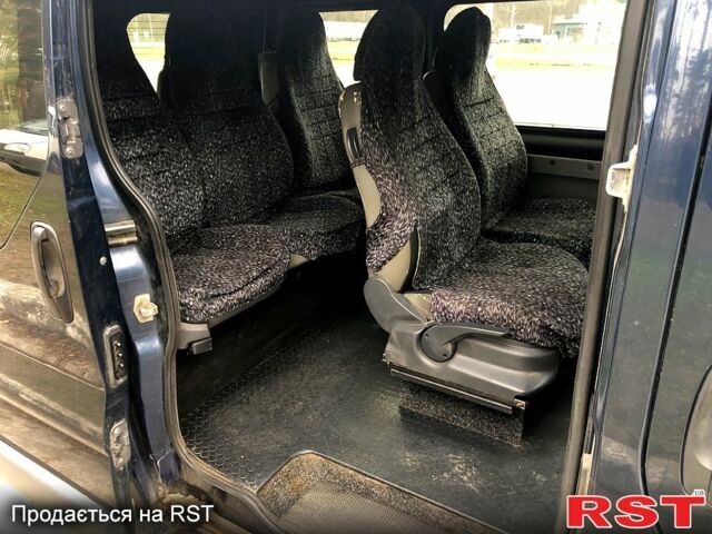 Синій Опель Віваро, об'ємом двигуна 19 л та пробігом 325 тис. км за 6200 $, фото 7 на Automoto.ua