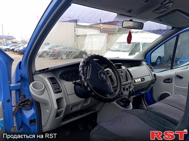 Синий Опель Виваро, объемом двигателя 19 л и пробегом 275 тыс. км за 6300 $, фото 2 на Automoto.ua