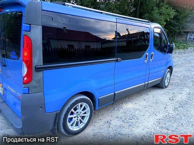 Синій Опель Віваро, об'ємом двигуна 20 л та пробігом 360 тис. км за 8500 $, фото 5 на Automoto.ua