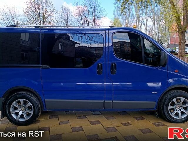 Синий Опель Виваро, объемом двигателя 2 л и пробегом 300 тыс. км за 8500 $, фото 11 на Automoto.ua