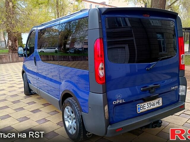 Синий Опель Виваро, объемом двигателя 2 л и пробегом 300 тыс. км за 8500 $, фото 1 на Automoto.ua