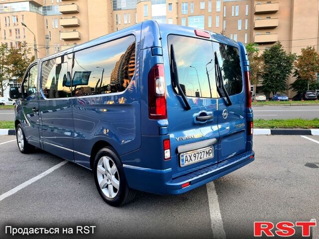Синий Опель Виваро, объемом двигателя 1.6 л и пробегом 236 тыс. км за 16700 $, фото 1 на Automoto.ua