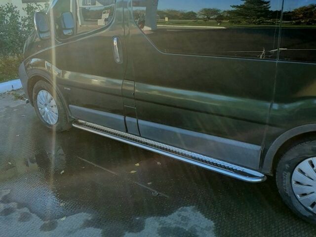 Зеленый Опель Виваро, объемом двигателя 1.9 л и пробегом 320 тыс. км за 7200 $, фото 6 на Automoto.ua