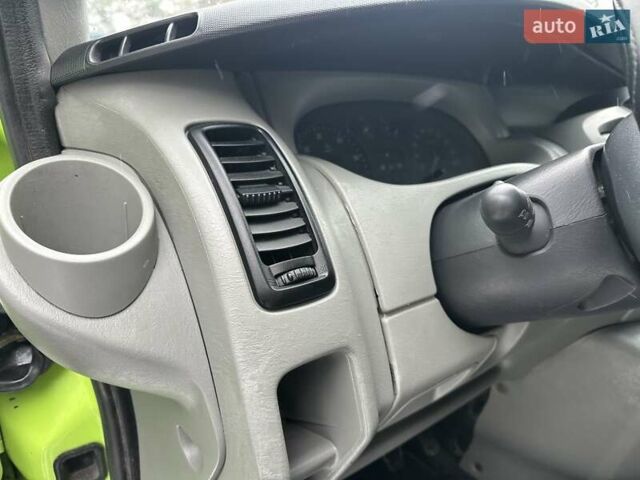 Зеленый Опель Виваро, объемом двигателя 1.9 л и пробегом 360 тыс. км за 6777 $, фото 15 на Automoto.ua