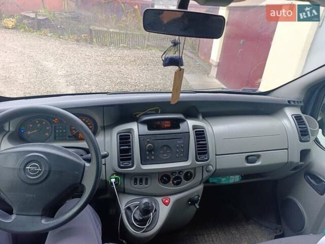 Зеленый Опель Виваро, объемом двигателя 1.9 л и пробегом 400 тыс. км за 4000 $, фото 4 на Automoto.ua
