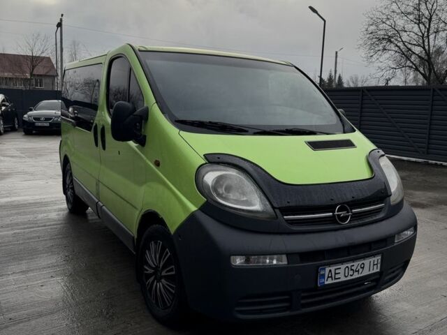 Зелений Опель Віваро, об'ємом двигуна 1.9 л та пробігом 320 тис. км за 8500 $, фото 1 на Automoto.ua