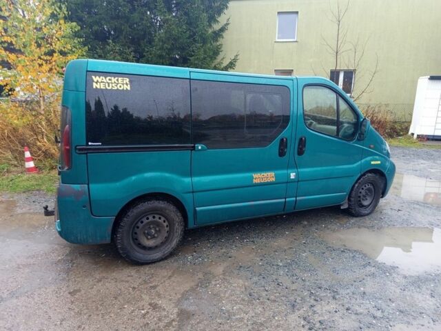 Зеленый Опель Виваро, объемом двигателя 1.9 л и пробегом 323 тыс. км за 1713 $, фото 2 на Automoto.ua