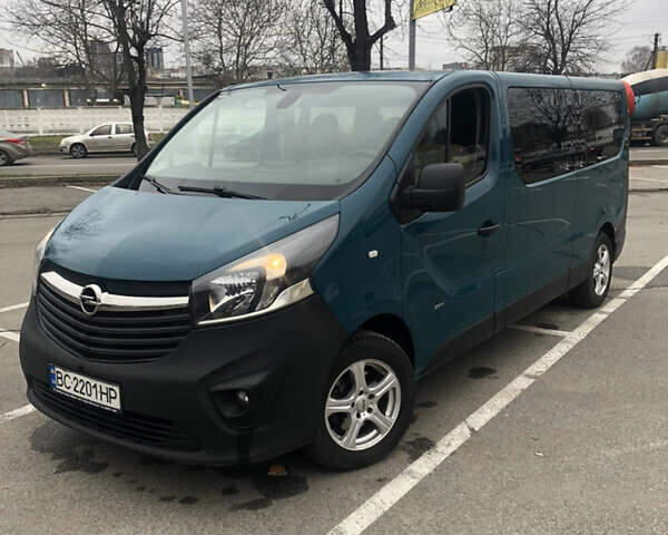 Зеленый Опель Виваро, объемом двигателя 1.6 л и пробегом 300 тыс. км за 14800 $, фото 2 на Automoto.ua