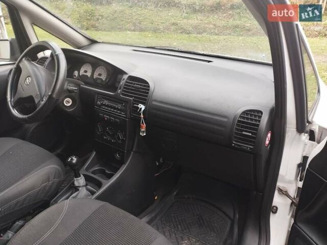 Белый Опель Зафира, объемом двигателя 1.8 л и пробегом 264 тыс. км за 2650 $, фото 6 на Automoto.ua
