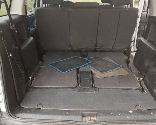 Белый Опель Зафира, объемом двигателя 1.8 л и пробегом 264 тыс. км за 2650 $, фото 9 на Automoto.ua