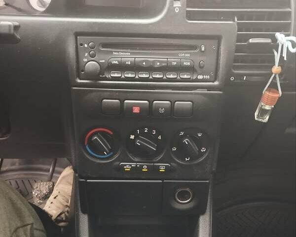 Белый Опель Зафира, объемом двигателя 1.8 л и пробегом 264 тыс. км за 2650 $, фото 1 на Automoto.ua