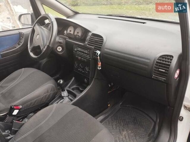 Белый Опель Зафира, объемом двигателя 1.8 л и пробегом 264 тыс. км за 2650 $, фото 14 на Automoto.ua