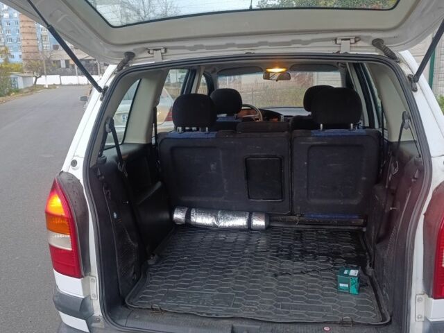 Белый Опель Зафира, объемом двигателя 2 л и пробегом 100 тыс. км за 1950 $, фото 6 на Automoto.ua