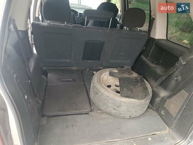 Опель Зафира 2000 в Черновцах на Automoto.ua Белый Опель Зафира, объемом двигателя 1.99 л и пробегом 200 тыс. км за 2399 $, фото 18 на Automoto.ua