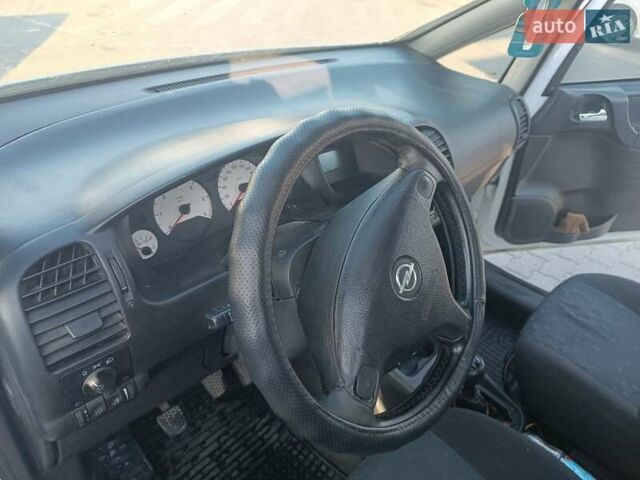 Опель Зафира 2000 в Черновцах на Automoto.ua Белый Опель Зафира, объемом двигателя 1.99 л и пробегом 200 тыс. км за 2399 $, фото 21 на Automoto.ua