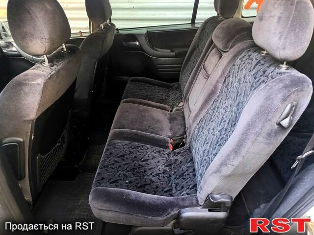 Белый Опель Зафира, объемом двигателя 2 л и пробегом 397 тыс. км за 4000 $, фото 11 на Automoto.ua