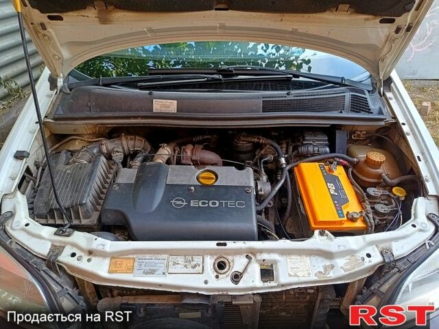 Белый Опель Зафира, объемом двигателя 2 л и пробегом 397 тыс. км за 4000 $, фото 5 на Automoto.ua