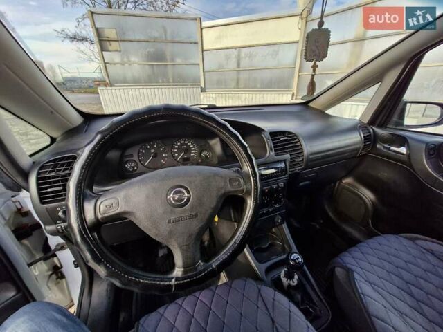 Белый Опель Зафира, объемом двигателя 1.6 л и пробегом 314 тыс. км за 3190 $, фото 6 на Automoto.ua