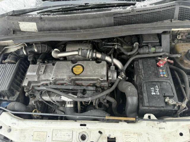 Белый Опель Зафира, объемом двигателя 2 л и пробегом 255 тыс. км за 1800 $, фото 8 на Automoto.ua