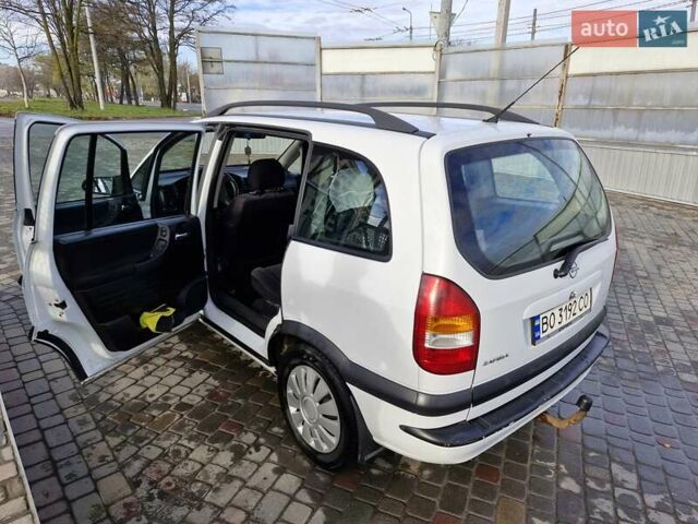 Белый Опель Зафира, объемом двигателя 1.6 л и пробегом 314 тыс. км за 3190 $, фото 4 на Automoto.ua