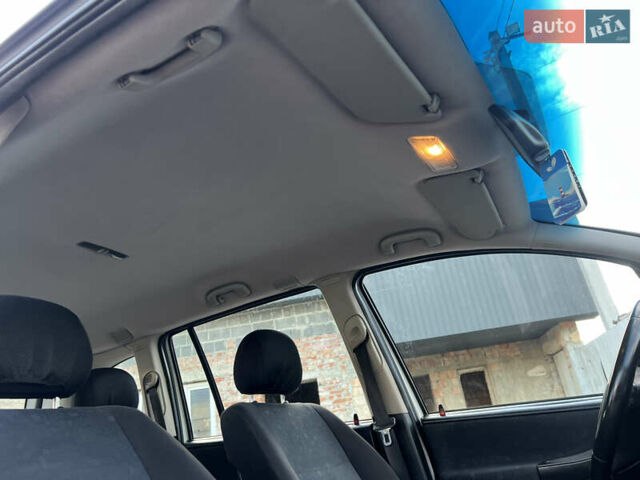 Белый Опель Зафира, объемом двигателя 1.6 л и пробегом 316 тыс. км за 3650 $, фото 25 на Automoto.ua