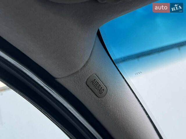 Белый Опель Зафира, объемом двигателя 1.6 л и пробегом 316 тыс. км за 3650 $, фото 46 на Automoto.ua