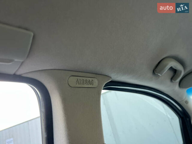 Белый Опель Зафира, объемом двигателя 1.6 л и пробегом 316 тыс. км за 3650 $, фото 45 на Automoto.ua