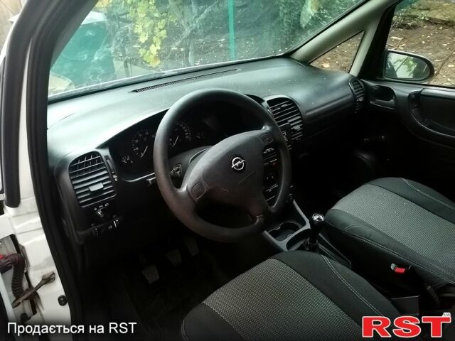 Белый Опель Зафира, объемом двигателя 1.6 л и пробегом 250 тыс. км за 4500 $, фото 4 на Automoto.ua